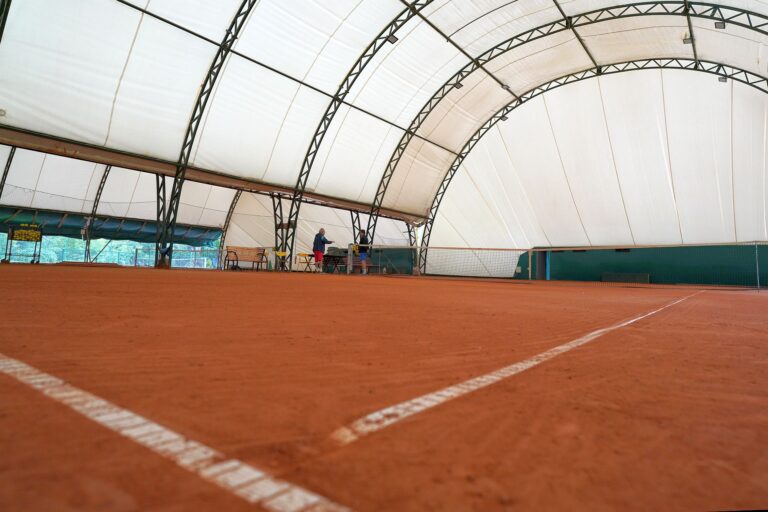 Tenis w klubie Smecz - Piaseczno - Zadaszenie