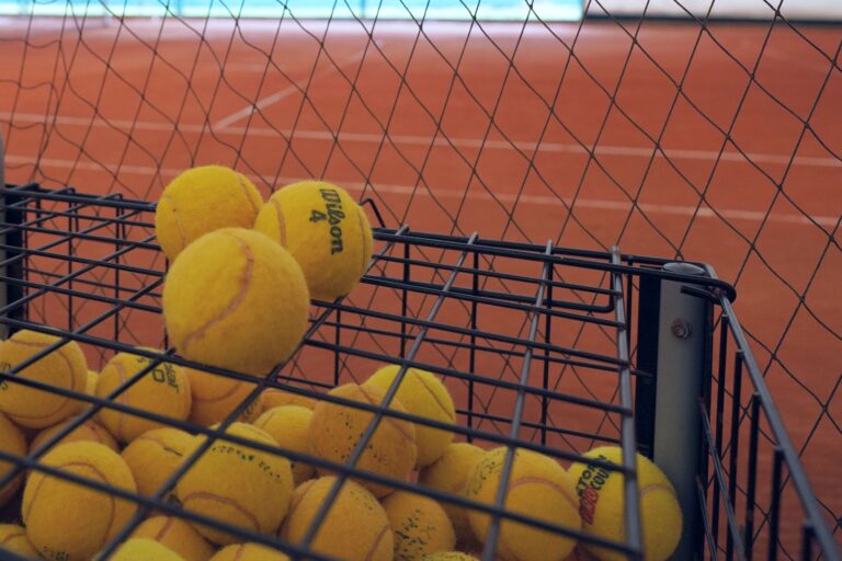 Tenis w klubie Smecz - Piaseczno - Piłki tenisowe